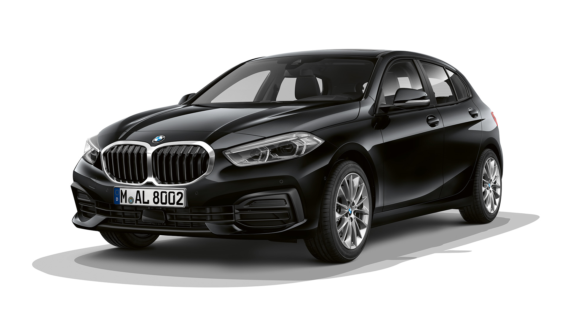 BMW Серия 1 Модел Advantage, три четвърти изглед отпред BMW Серия 1 Модел Advantage, в черен цвят, студийна снимка, три четвърти изглед отпред