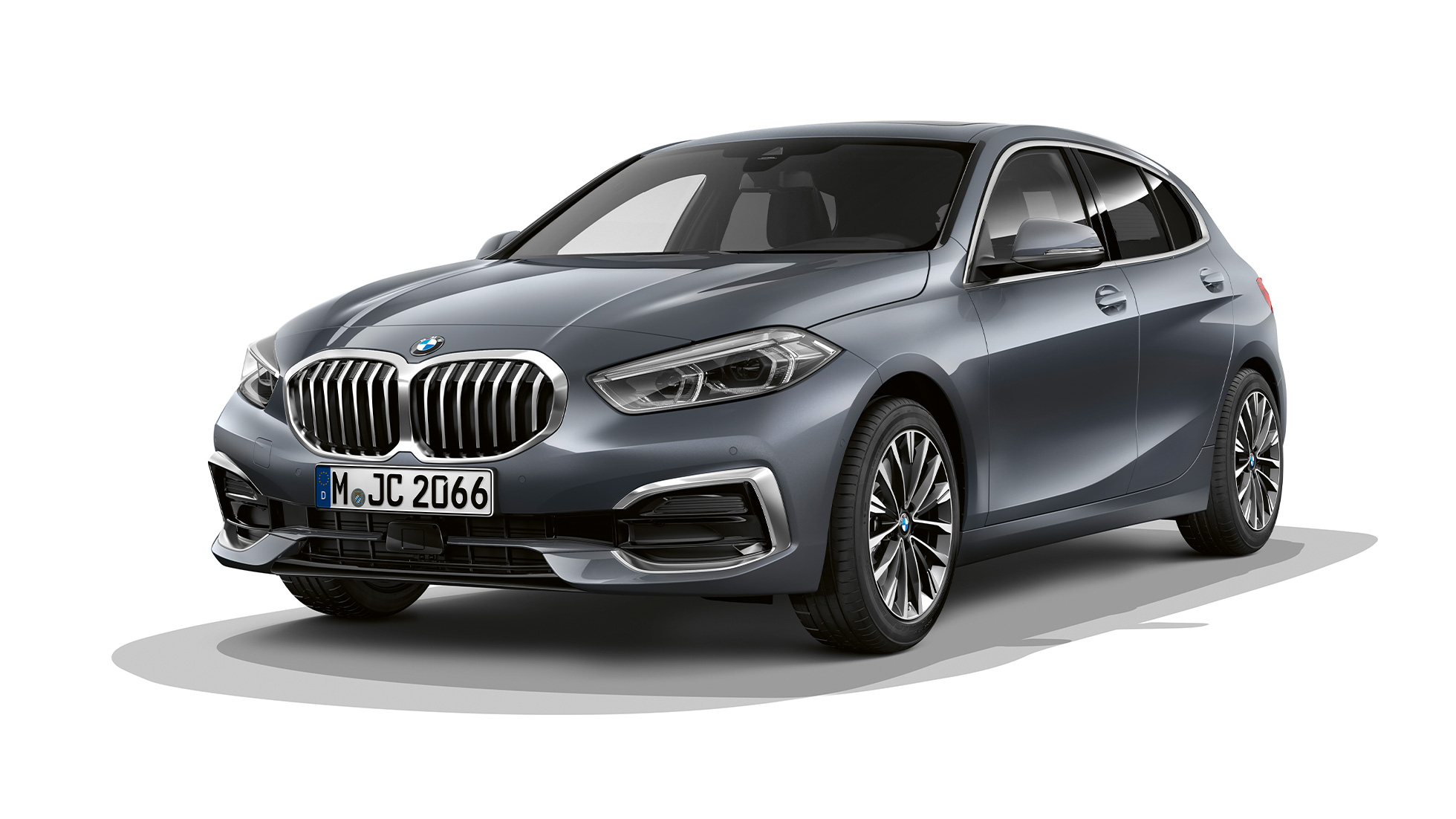 BMW Серия 1 Модел Luxury Line, три четвърти изглед отпред. BMW Серия 1 Модел Luxury Line в цвят Storm Bay metallic, студийна снимка, три четвърти изглед отпред.