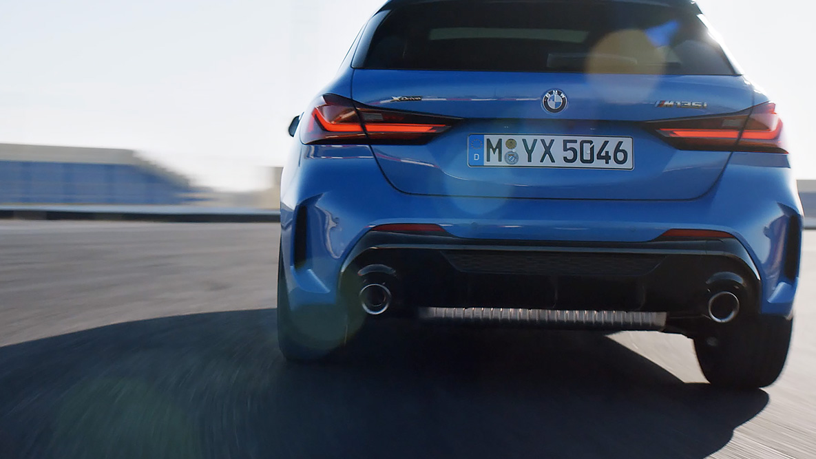 М Спортно кормилно управление. BMW Серия 1 с М Спортно кормилно управление.