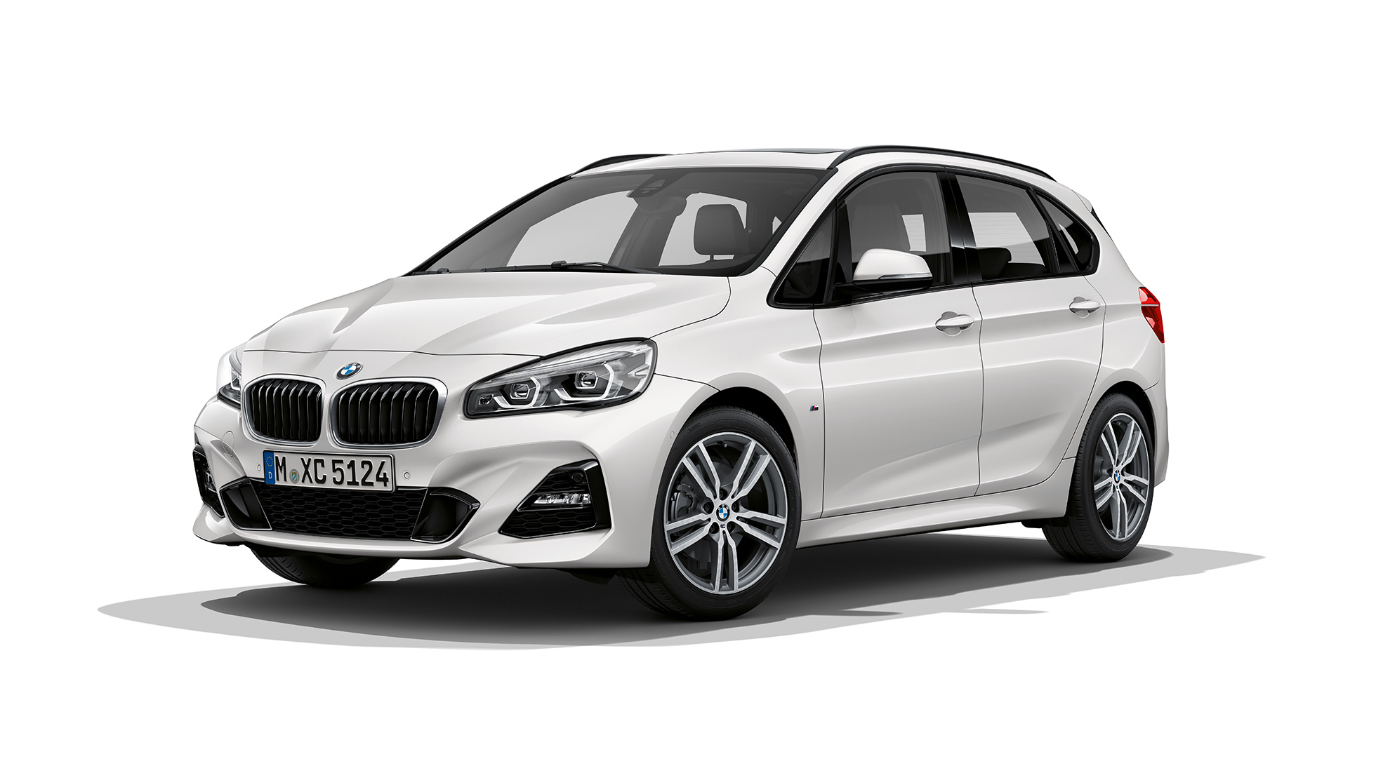 BMW Серия 2 Актив Турър Модел M Sport BMW Серия 2 Актив Турър бяло 220d xDrive Модел M Sport F45 2018 Mineral White metallic три четвърти изглед отпред