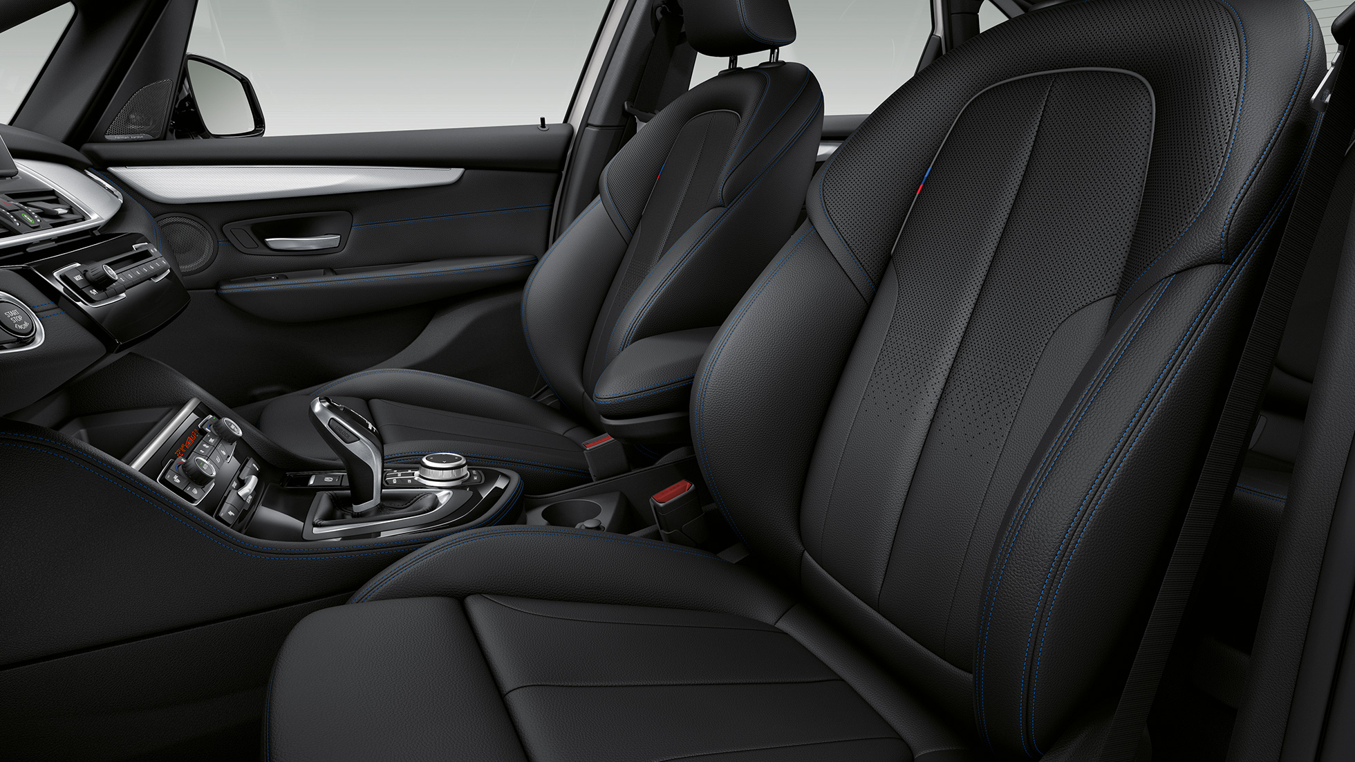 Спортни седалки BMW Серия 2 Актив Турър Модел M Sport Спортни седалки BMW Серия 2 Актив Турър 220d xDrive Модел M Sport F45 2018 интериор