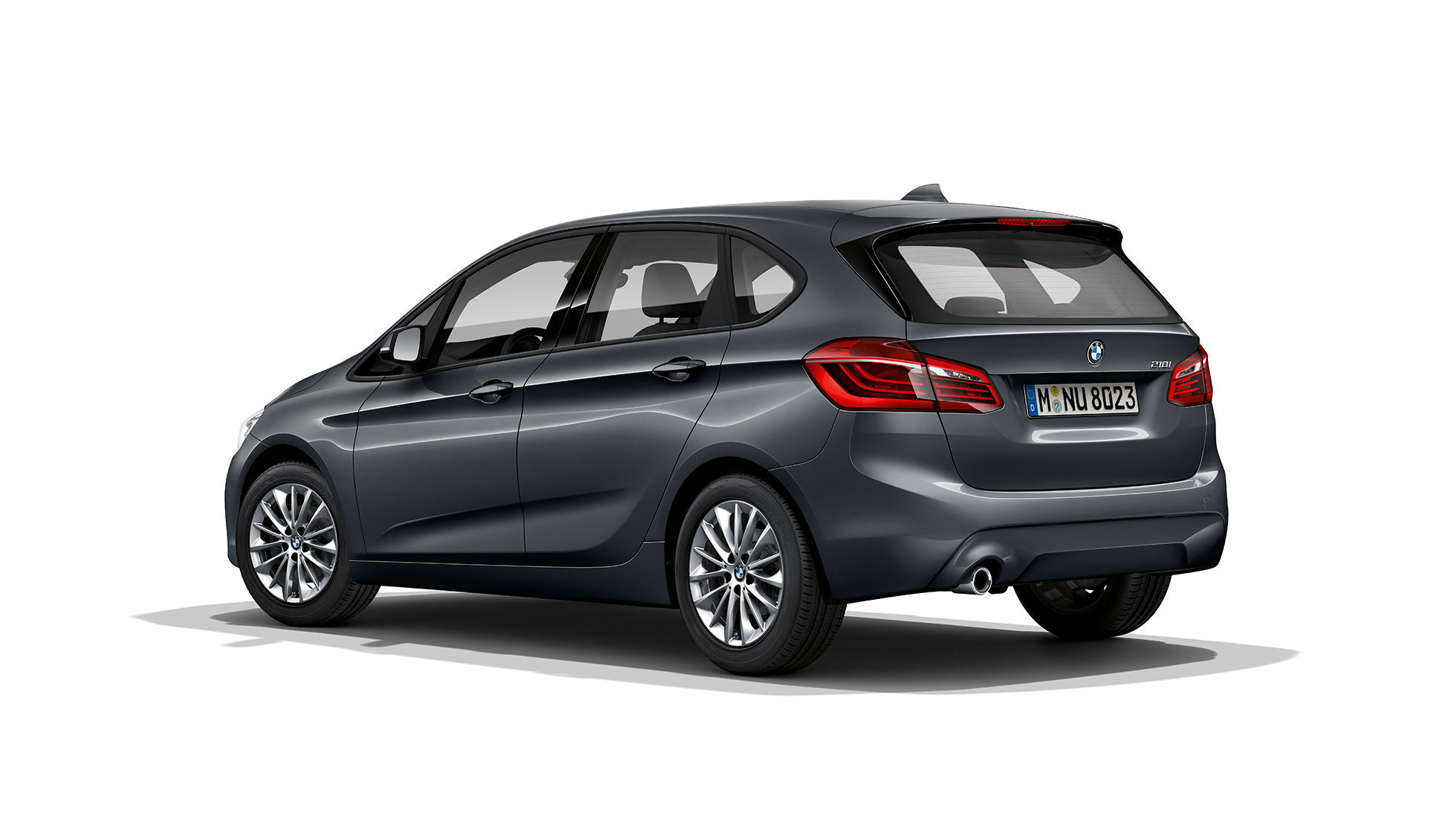 Три четвърти изглед отзад BMW Серия 2 Актив Турър Модел Advantage BMW Серия 2 Актив Турър F45 2018 218i Модел Advantage Mineral Grey metallic три четвърти изглед отзад