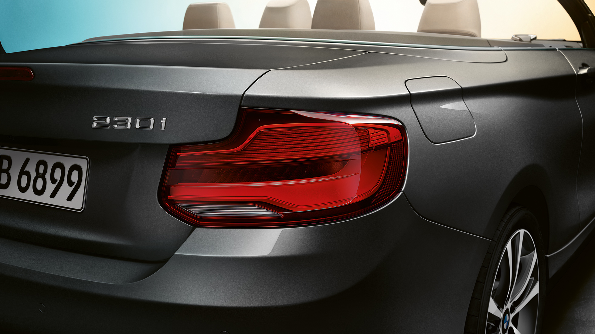 BMW Серия 2 Кабриолет, означение на модела отзад BMW Серия 2 Кабриолет, означение на модела отзад
