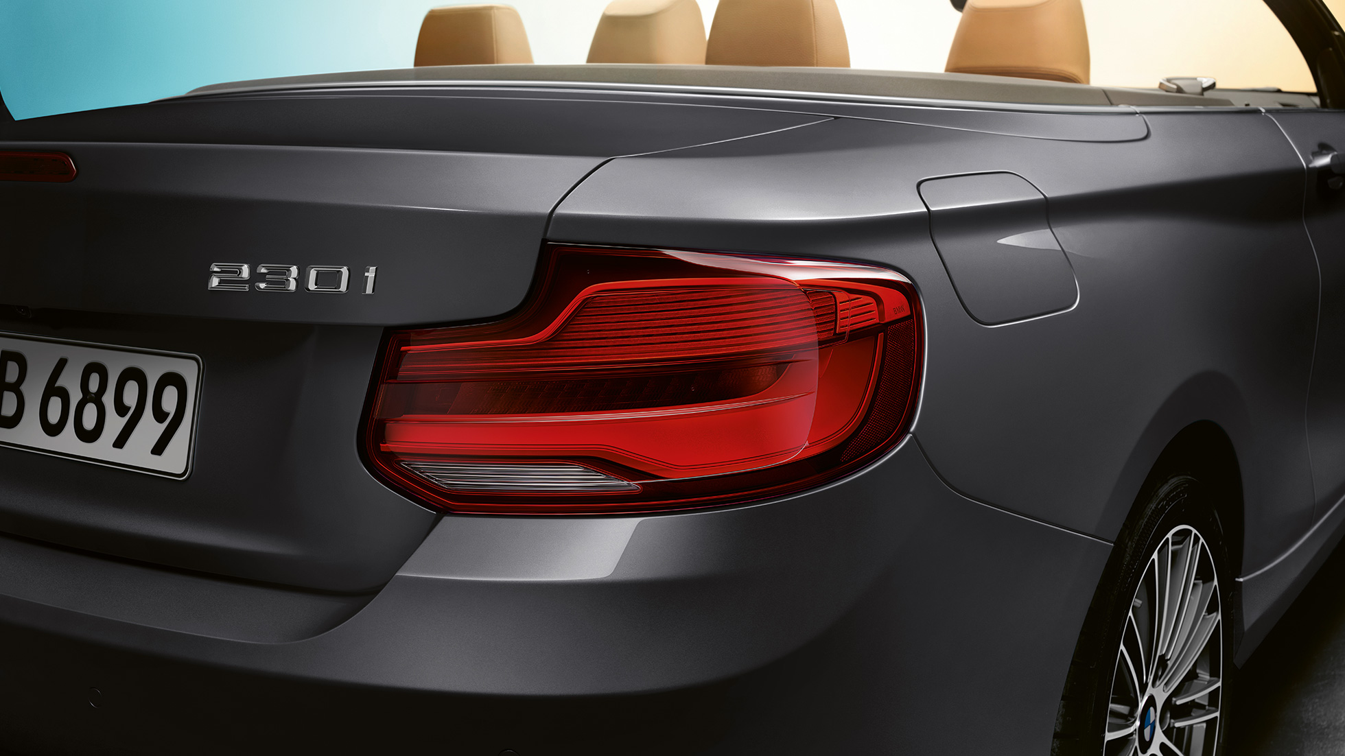 BMW Серия 2 Кабриолет, означение на модела отзад BMW Серия 2 Кабриолет, означение на модела отзад
