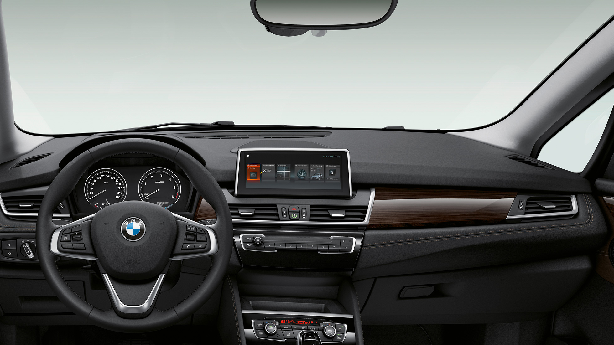 Кокпит BMW Серия 2 Гран Турър Модел Luxury Line Кокпит BMW Серия 2 Гран Турър 218d xDrive Модел Luxury Line F46 2018 интериор