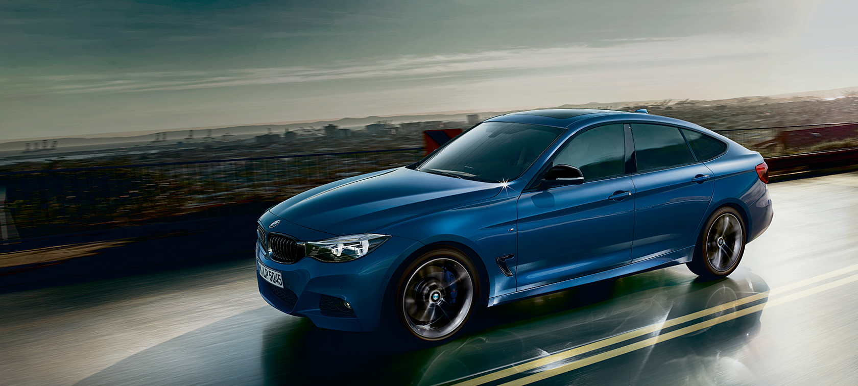 BMW Серия 3 Гран Туризмо, снимка в движение, отпред BMW Серия 3 Гран Туризмо, снимка в движение, отпред