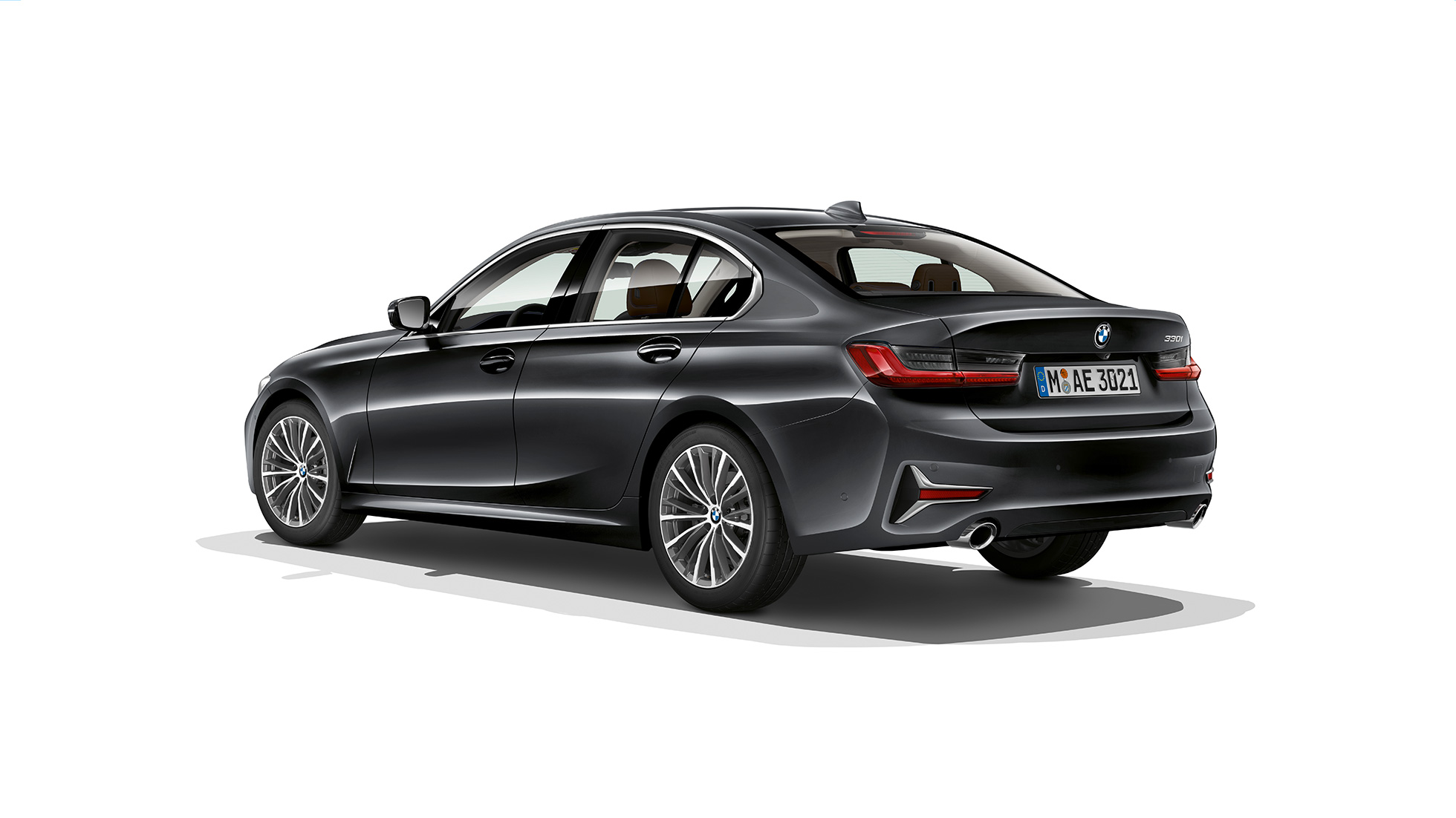 BMW Серия 3 Седан, Модел Luxury Line, отзад. Три четвърти снимка отзад на BMW Серия 3 Седан с оборудване Модел Luxury Line.