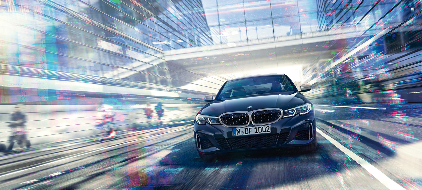 BMW Серия 3 Седан, изглед отпред на BMW M340i xDrive. Изглед отпред на BMW M340i xDrive Седан в градска среда.