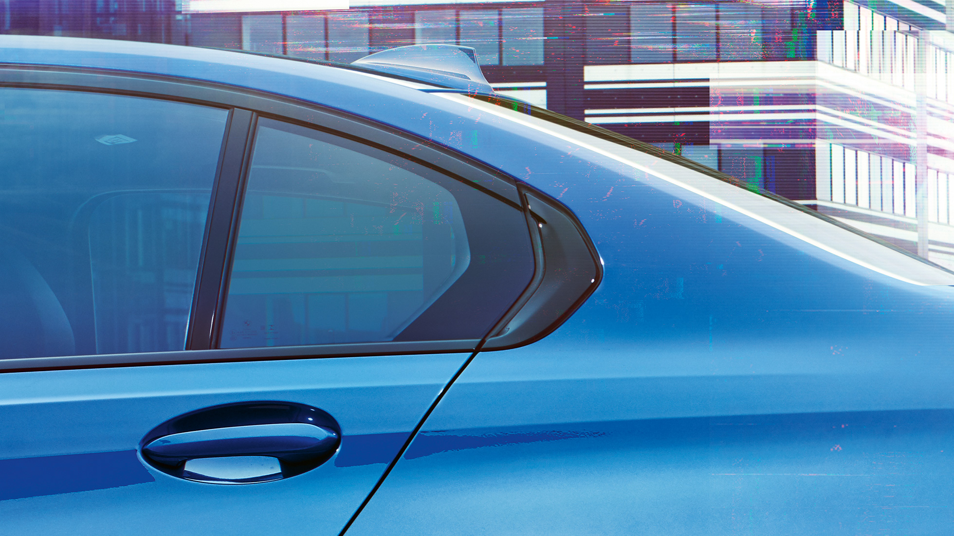 BMW Серия 3 Седан, извивка на Хофмайстер. Lateral detail view of the rear window with Hofmeister kink.