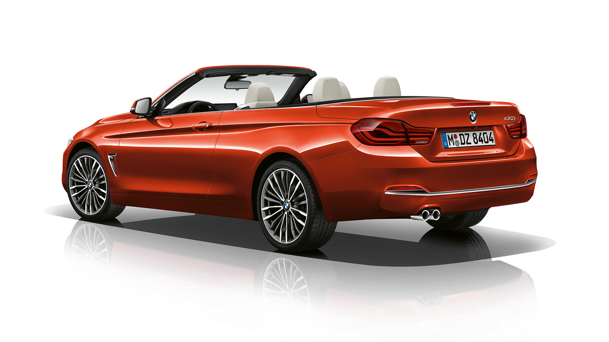 BMW Серия 4 Кабриолет, Модел Luxury Line, три четвърти снимка отзад BMW Серия 4 Кабриолет, Модел Luxury Line, три четвърти снимка отзад
