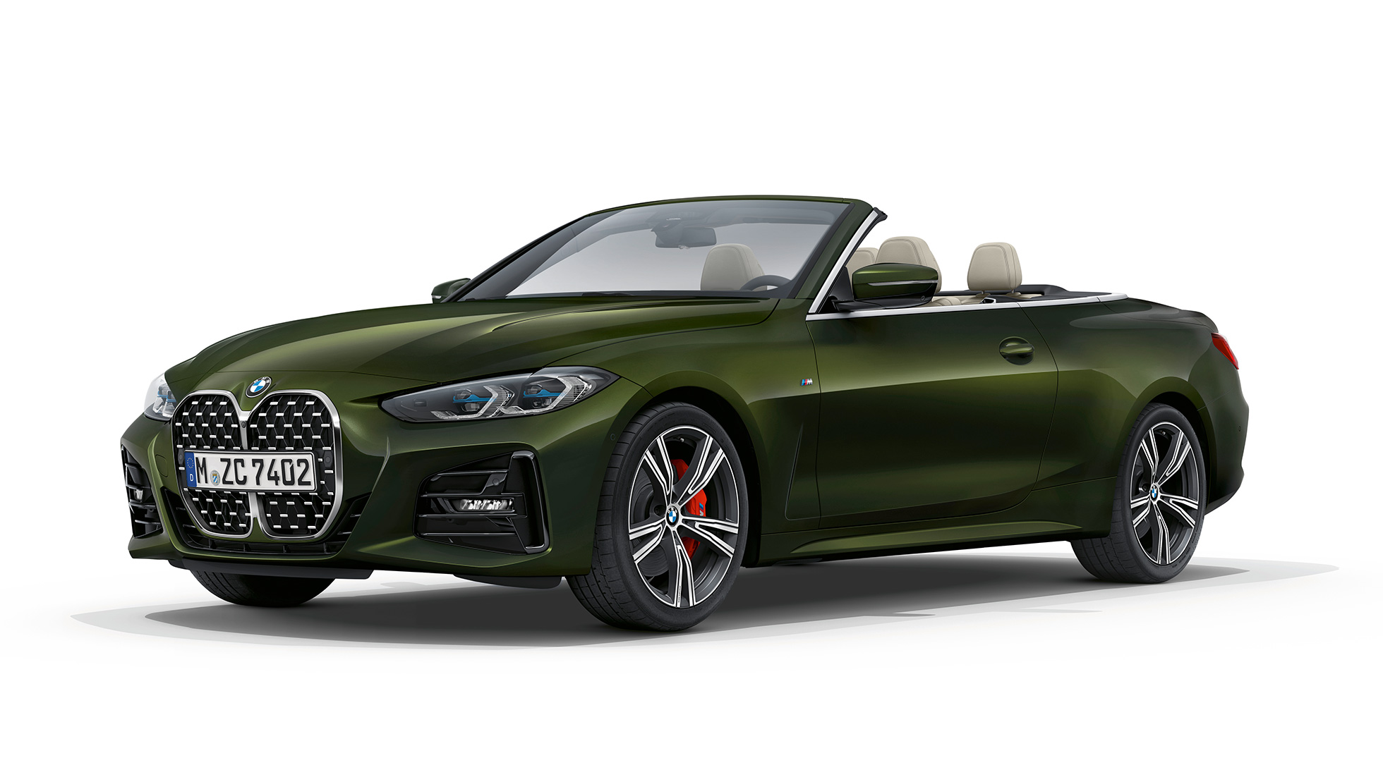 Три четвърти изглед отпред BMW Серия 4 Кабриолет Модел М Спорт G23 2020 BMW Серия 4 Кабриолет G23 2020 Модел М Спорт Sanremo Green metallic три четвърти изглед отпред