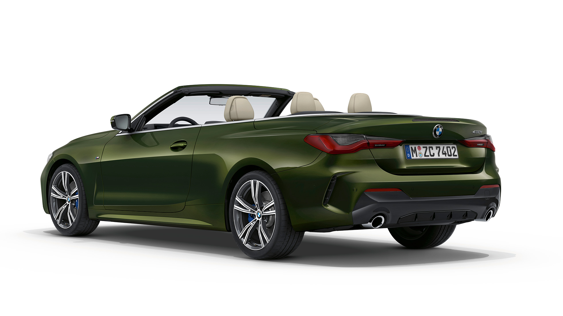 Три четвърти изглед отпред BMW Серия 4 Кабриолет Модел М Спорт G23 2020 BMW Серия 4 Кабриолет G23 2020 Модел М Спорт Sanremo Green metallic три четвърти изглед отзад