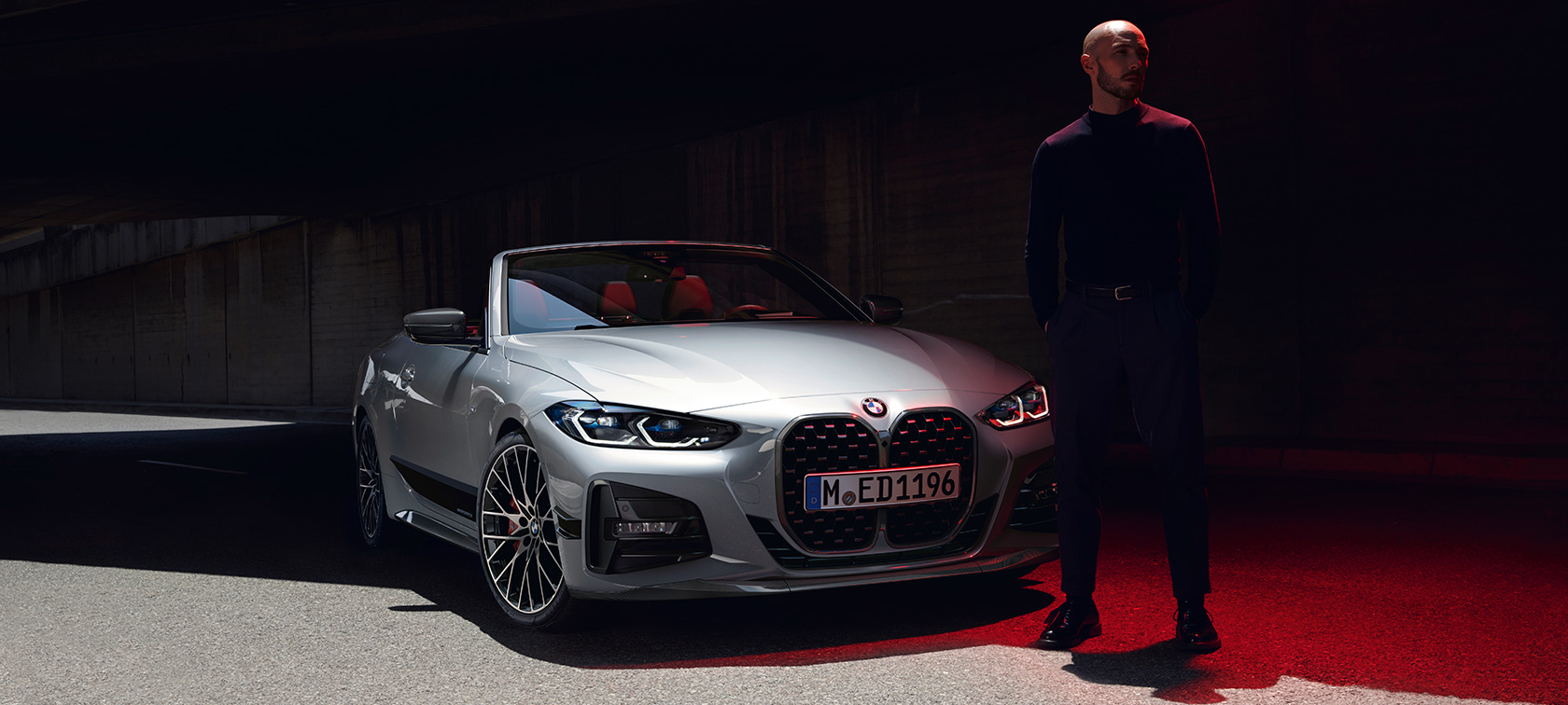 Три четвърти изглед отзад с багажник за велосипеди BMW Pro 2.0 BMW Серия 4 Кабриолет G23 2020 BMW Серия 4 Кабриолет G23 2020 Sanremo Green metallic три четвърти изглед отзад с багажник за велосипеди BMW Pro 2.0