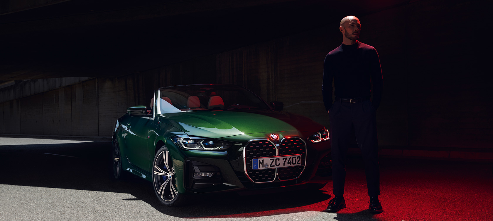 Изглед отпред BMW Серия 4 Кабриолет G23 2020 BMW Серия 4 Кабриолет G23 2020 Sanremo Green metallic изглед отпред с модел