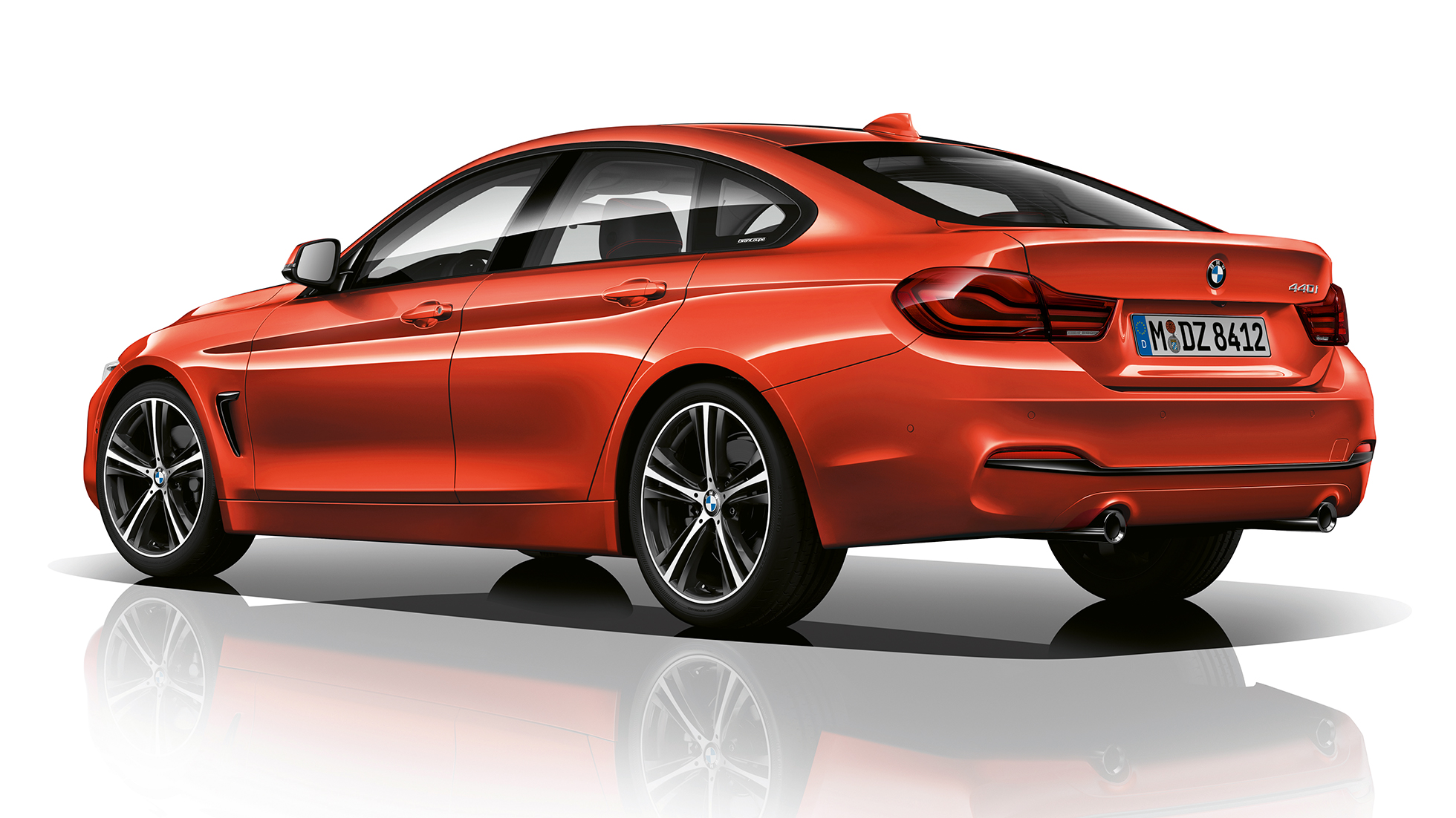 BMW Серия 4 Гран Купе, Модел Sport Line, три четвърти снимка отзад BMW Серия 4 Гран Купе, Модел Sport Line, три четвърти снимка отзад