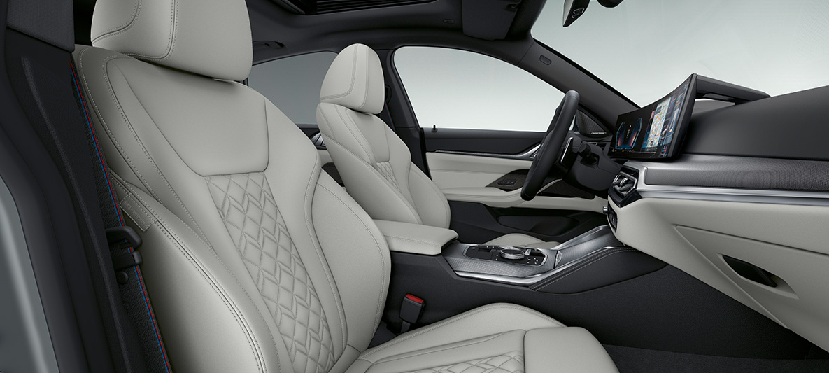 Кожено оборудване Ivory White BMW Серия 4 Гран Купе G26 2021 интериор Разширено кожено оборудване BMW Individual 'Merino' Ivory White BMW Серия 4 Гран Купе G26 2021 интериор