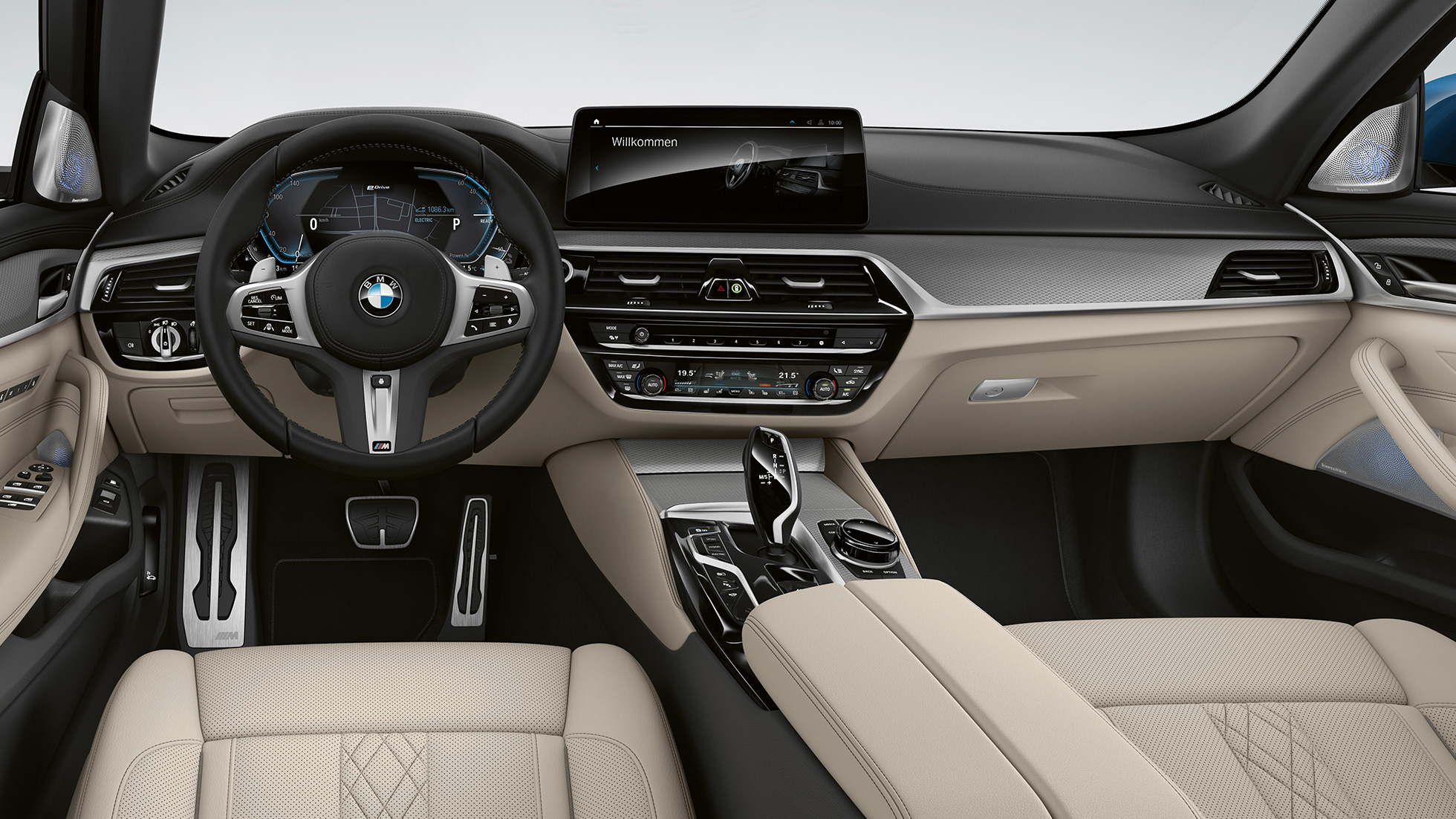 BMW Серия 5 Седан Plug-in хибрид G30 М Спортен пакет BMW Серия 5 Седан 520d xDrive G30 2020 M Спортен Пакет кожа 'Nappa' Black със сини контрастни шевове интериор