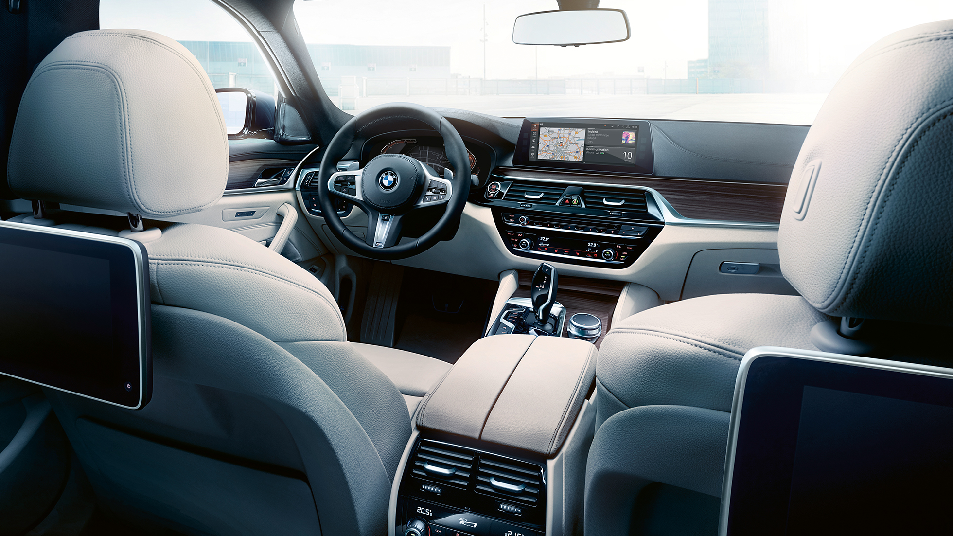 Дизайн на кокпита BMW Серия 5 Туринг Кокпит BMW Серия 5 Туринг 530d xDrive Туринг G31 Mediterranean Blue metallic