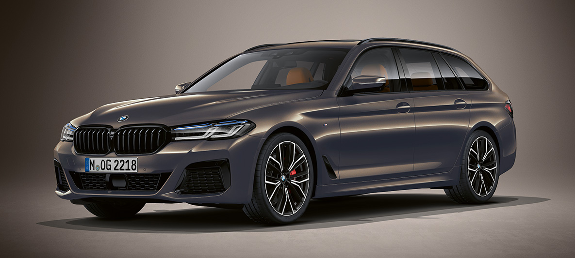 Individual лаково покритие BMW Серия 5 Туринг G31 BMW Серия 5 Туринг Individual G31 фейслифт 2020 три четвърти изглед отпред в покой