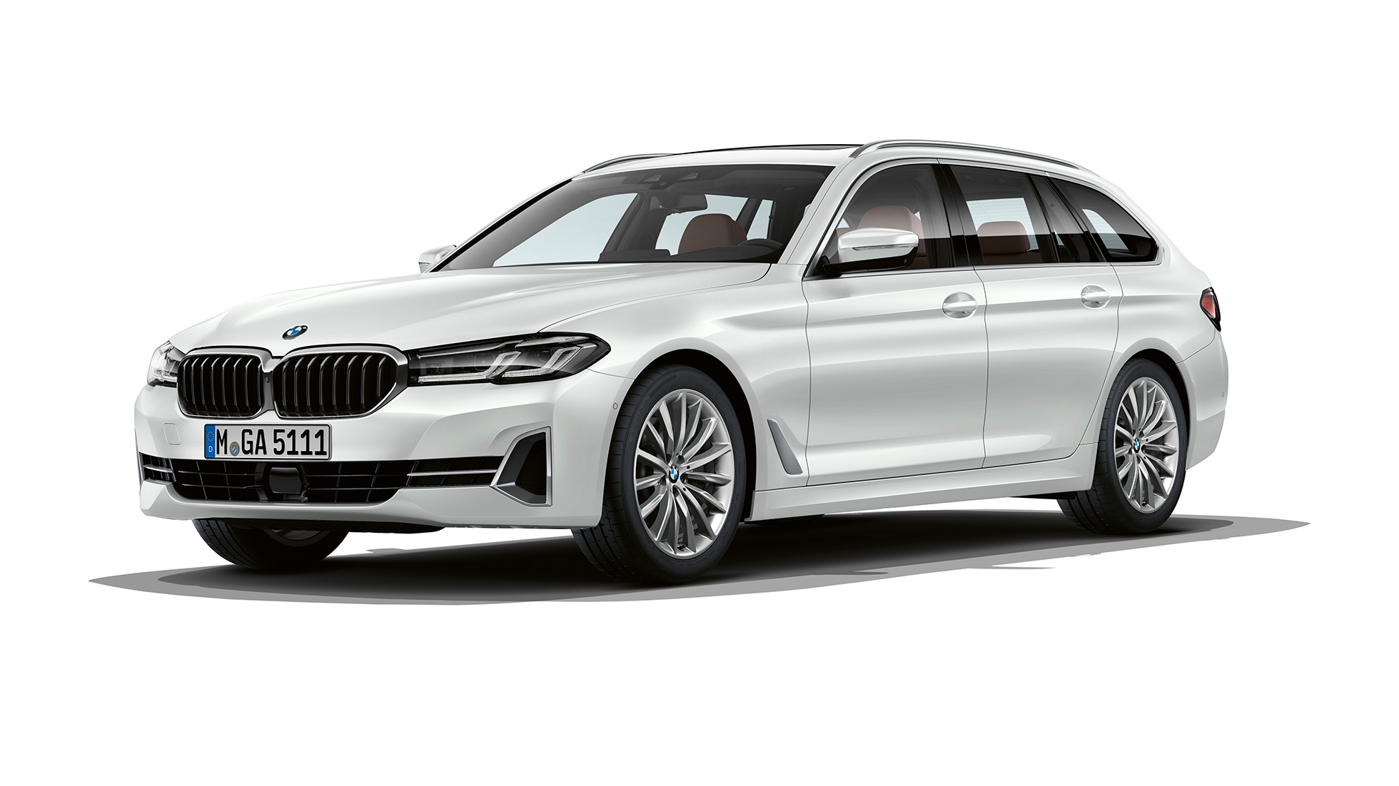 BMW Серия 5 Туринг Luxury Line отпред BMW Серия 5 Туринг 530i G31 2020 базово оборудване Mineral White три четвърти изглед отпред
