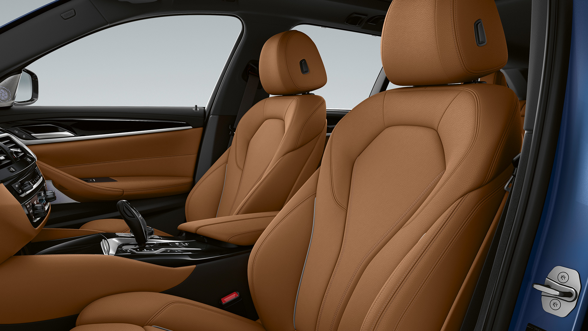 Тапицерия BMW Серия 5 Туринг G31 М Спортен пакет Кожена тапицерия 'Dakota' Cognac с ексклузивен шев и кант в контрастен цвят BMW Серия 5 Туринг 530i G31 2020 М Спортен пакет интериор