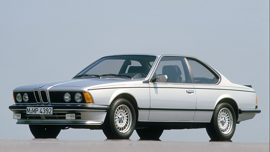 BMW 635CSi (E24) три четвърти изглед отстрани в покой BMW 635CSi (E24) три четвърти изглед отзад в покой