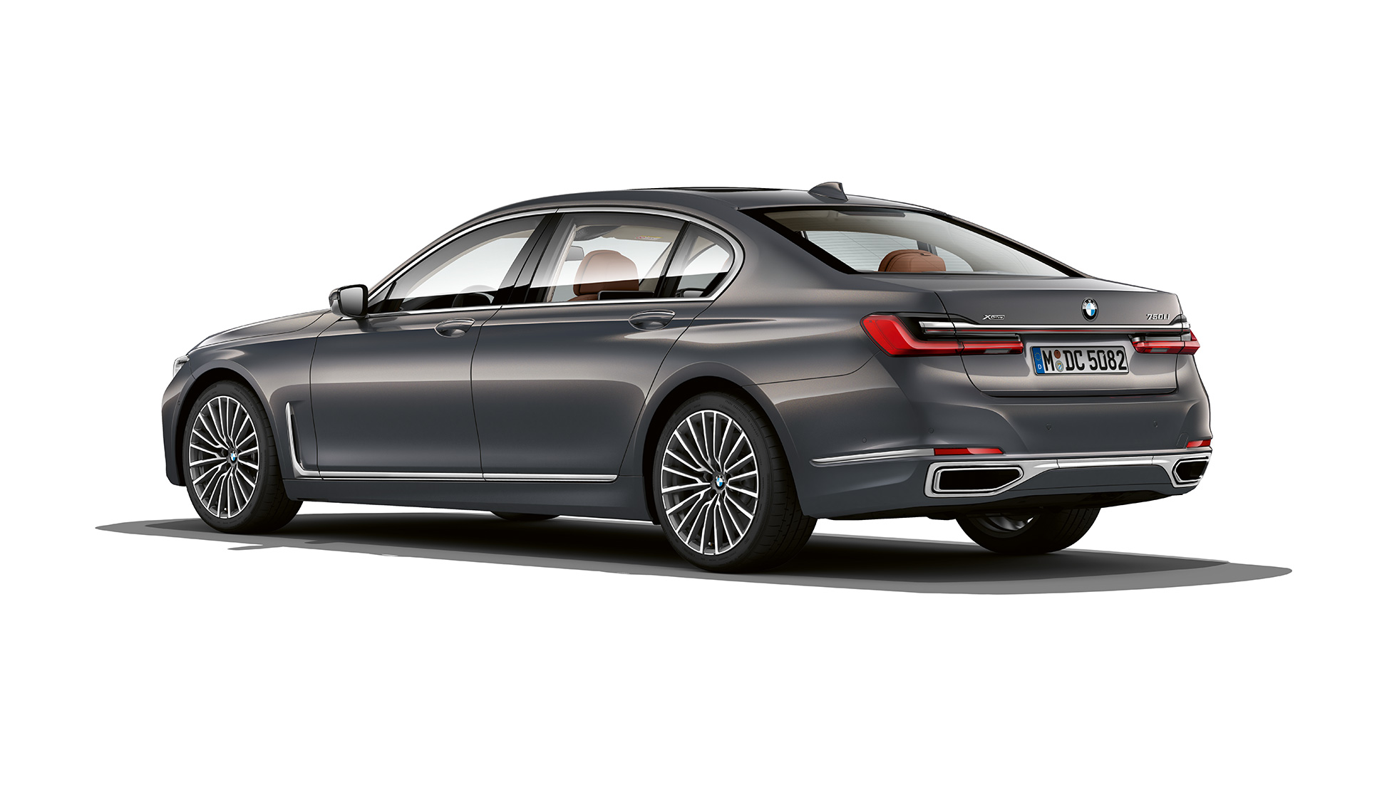 BMW Серия 7 с Exterior Design Pure Excellence, три четвърти изглед отзад Сиво BMW Серия 7 с Exterior Design Pure Excellence, три четвърти изглед отзад