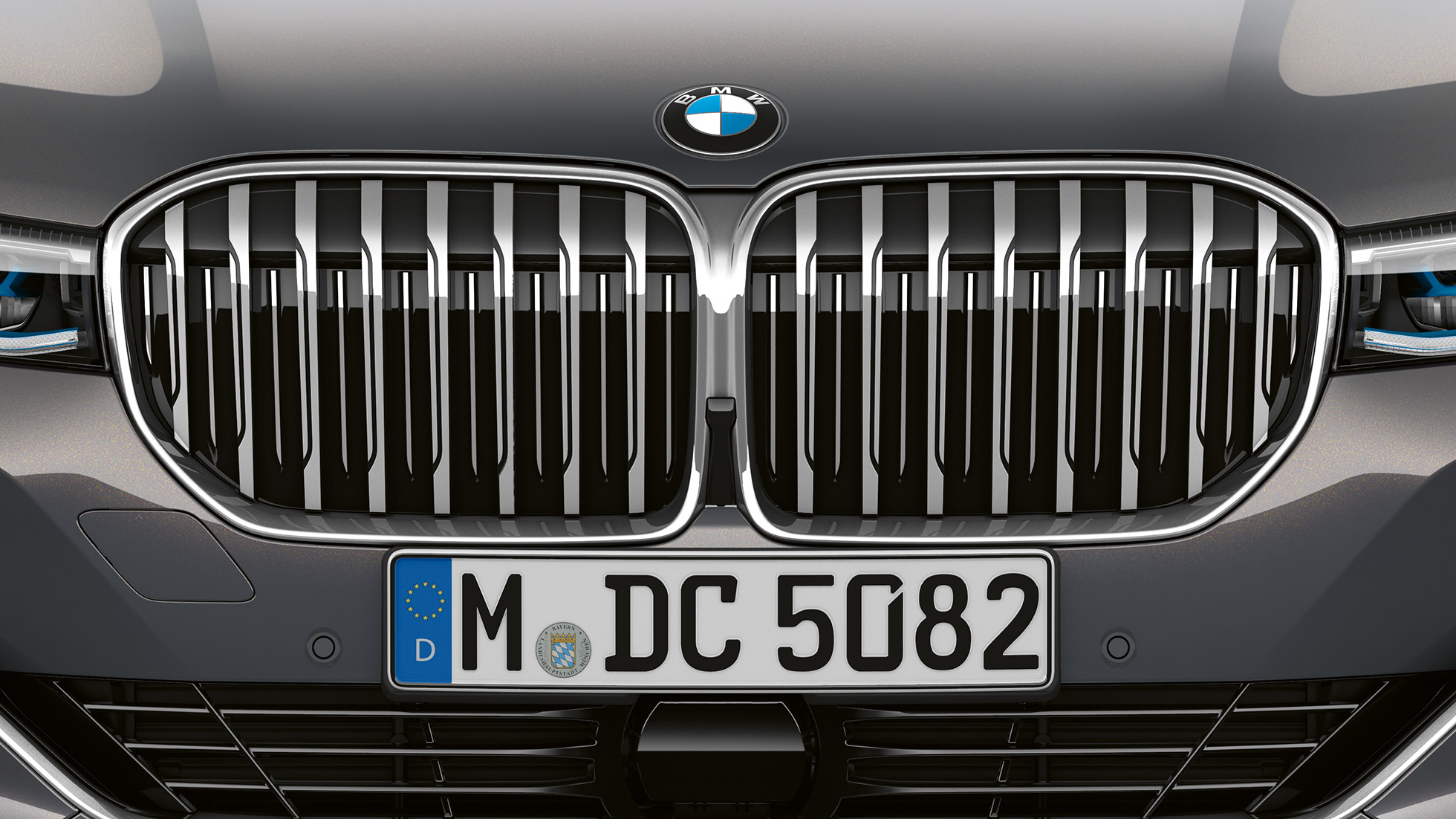 BMW Серия 7 с Exterior Design Pure Excellence, селектор на трансмисията BMW Серия 7 с Exterior Design Pure Excellence, снимка отблизо на BMW бъбрековидната радиаторна решетка