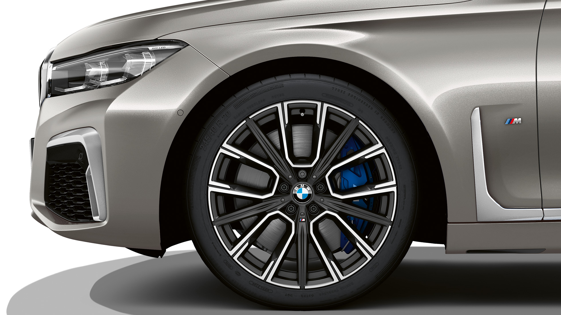 BMW Серия 7 с М Спортен пакет, джанти BMW Серия 7 с М Спортен пакет: снимка отблизо на джантите