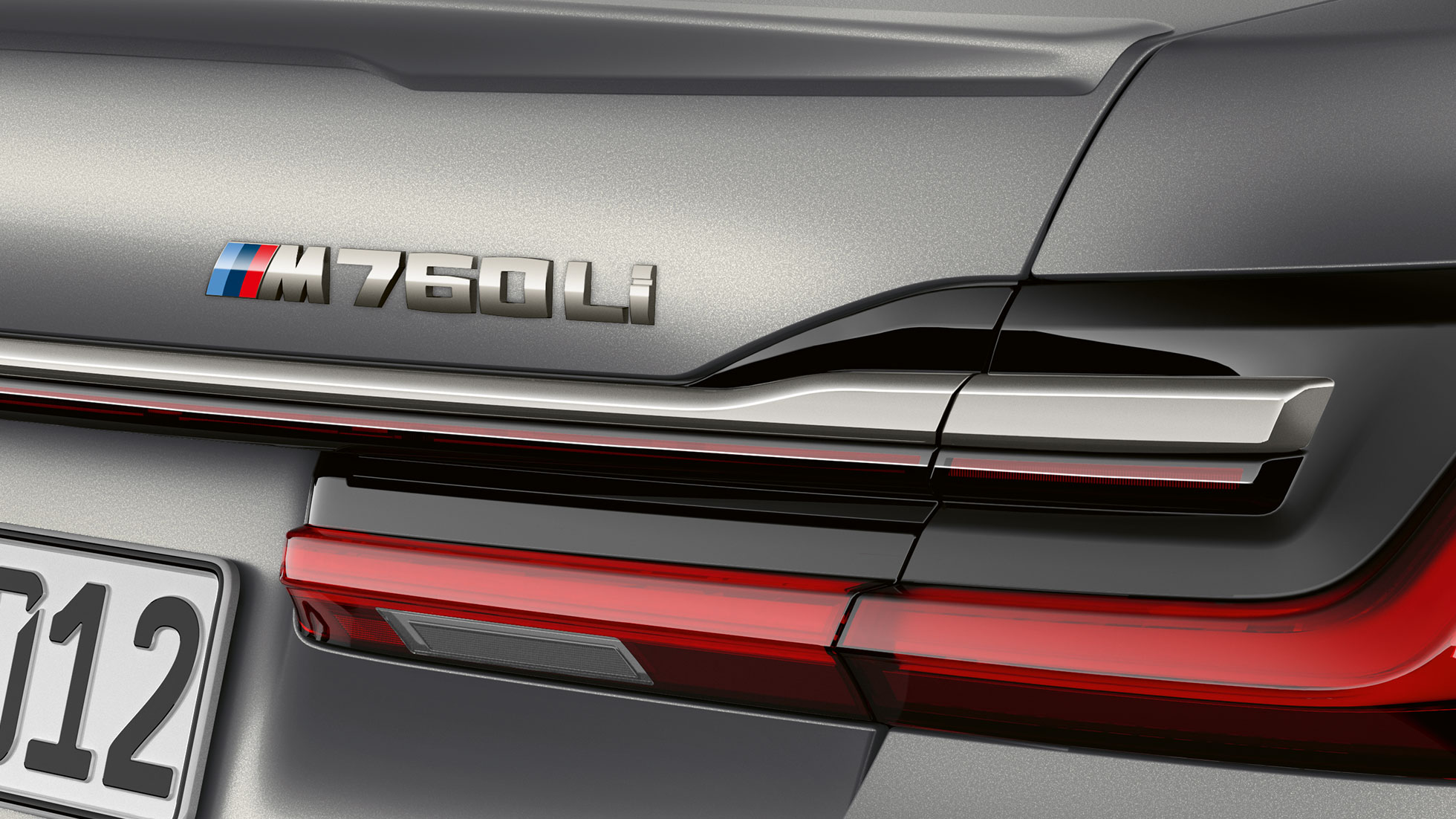 BMW Серия 7: снимка отблизо на надписа BMW M760Li BMW Серия 7: снимка отблизо на надписа BMW M760Li отзад