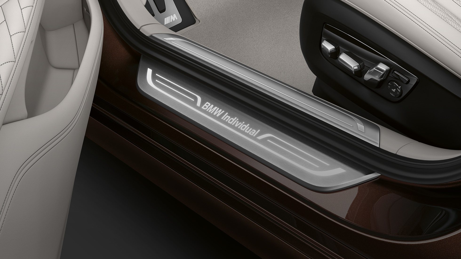 BMW Individual Серия 7 лайстна на прага BMW Individual Серия 7: лайстна на прага с надпис BMW Individual
