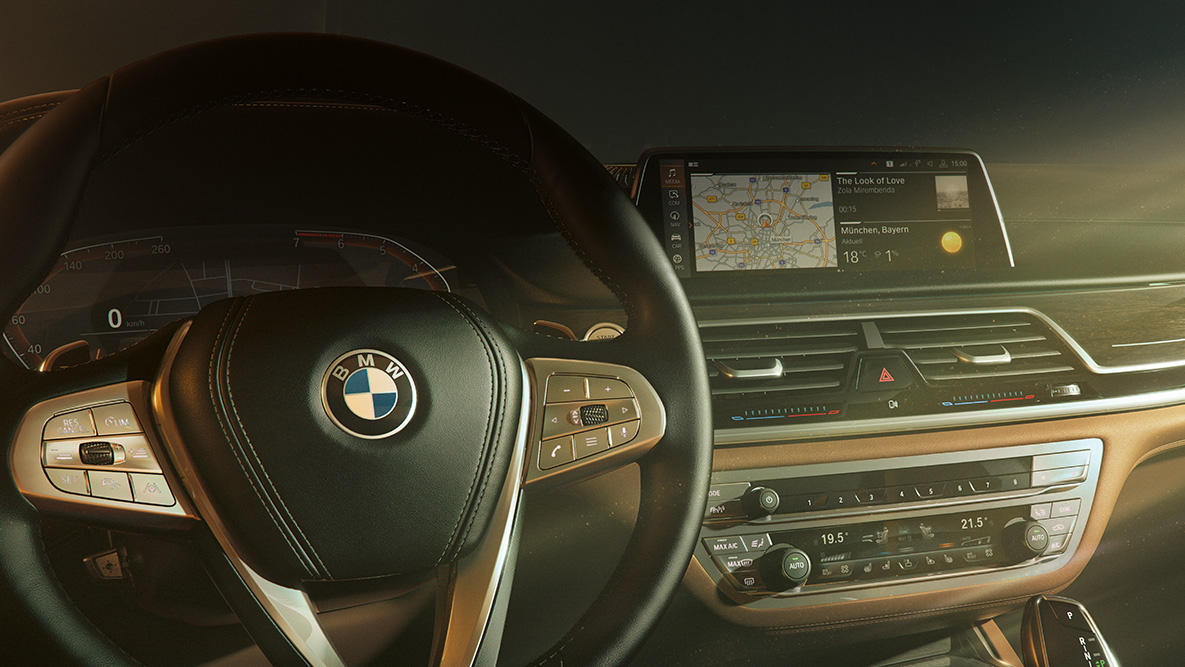 BMW Серия 7 Седан BMW Remote Software Upgrade BMW Remote Software Upgrade: снимка отблизо на арматурното табло