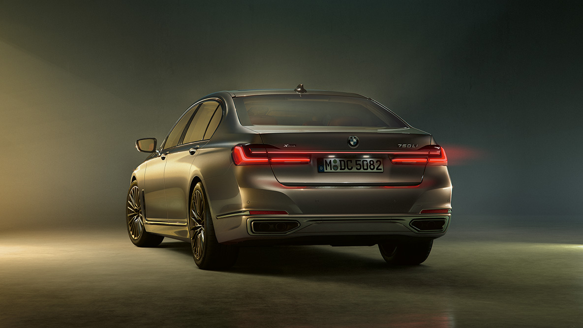 BMW Серия 7 G11 G12 2019 задни светлини BMW Серия 7 G11 G12 2019 Bernina Grey Amber Effect изглед отзад задни светлини