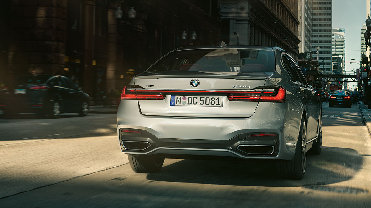 BMW Серия 7 G11 G12 2019 Асистент за движение на заден ход BMW Серия 7 G11 G12 2019 изглед отзад Асистент за движение на заден ход