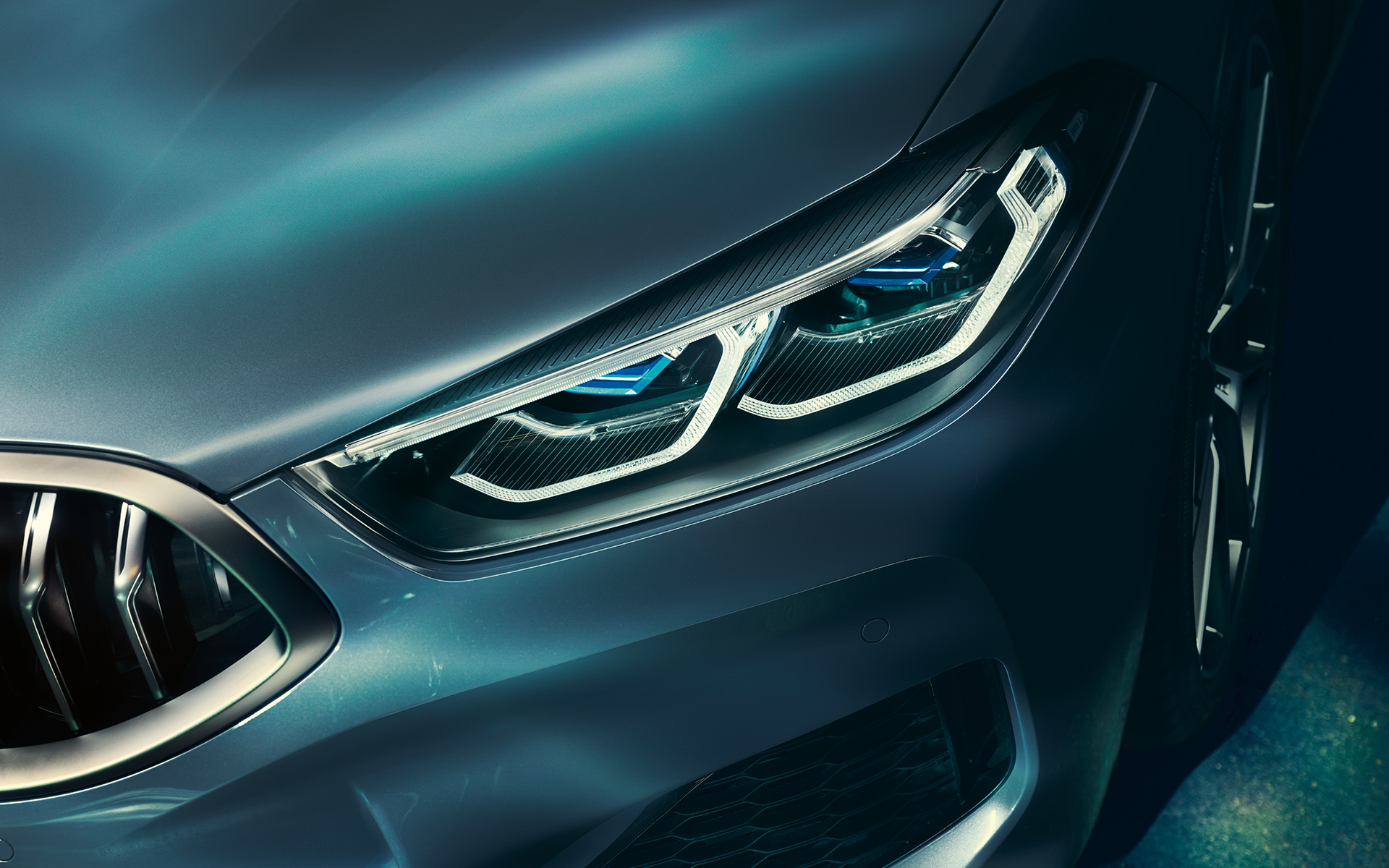 BMW Серия 8 Купе, лазерни светлини Снимка отблизо на лазерните светлини на BMW Серия 8 Купе.