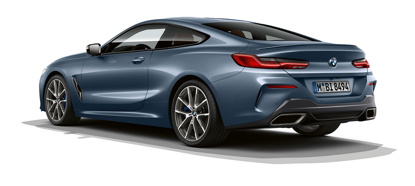 BMW Серия 8 Купе, Barcelona Blue metallic. BMW Серия 8 Купе, Barcelona Blue metallic, три четвърти изглед отзад.