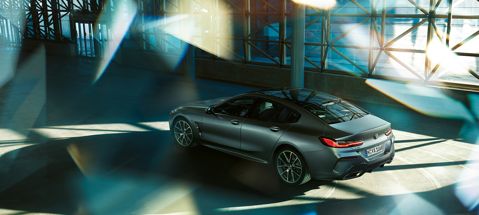 BMW Серия 8 Гран Купе, дизайн, изглед отгоре BMW Серия 8 Гран Купе, дизайн, информиране, данни, оборудване