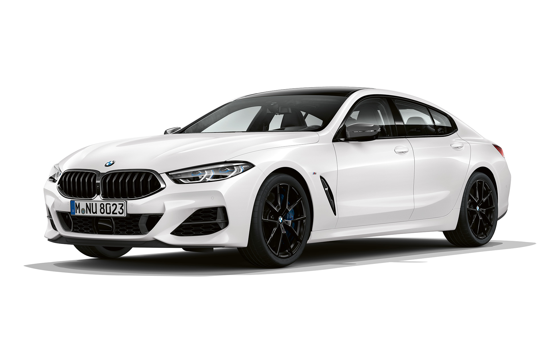 Pure Contrast, три четвърти изглед отпред BMW Серия 8 Гран Купе, Pure Contrast, три четвърти изглед отпред