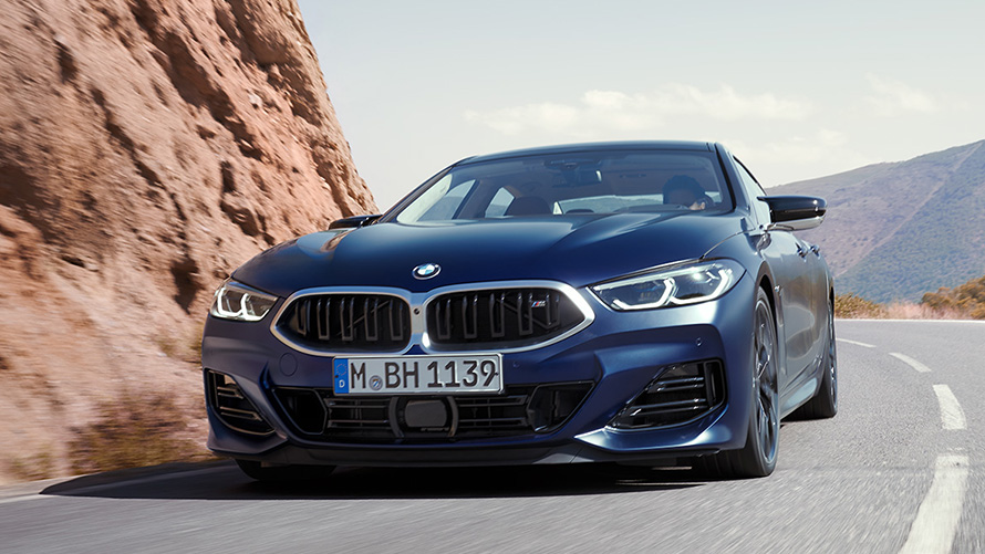 BMW Серия 8 Гран Купе (G16) три четвърти изглед отзад в движение BMW Серия 8 Гран Купе (G16) три четвърти изглед отзад в движение