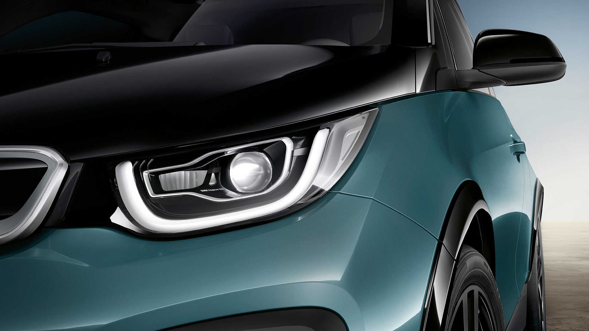 BMW i3 2018 LED фарове BMW i3 I01 2018 Jucaro Beige с акцент Frozen Grey metallic снимка отблизо отпред с LED фарове