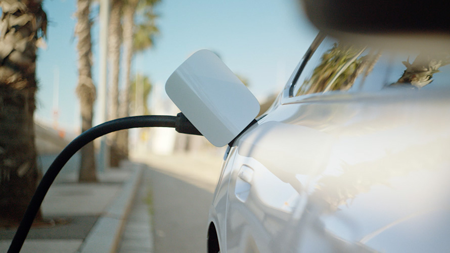 Зареждането на BMW i4 във филм G26 2021 Зареждането на BMW i4 във филм G26 2021