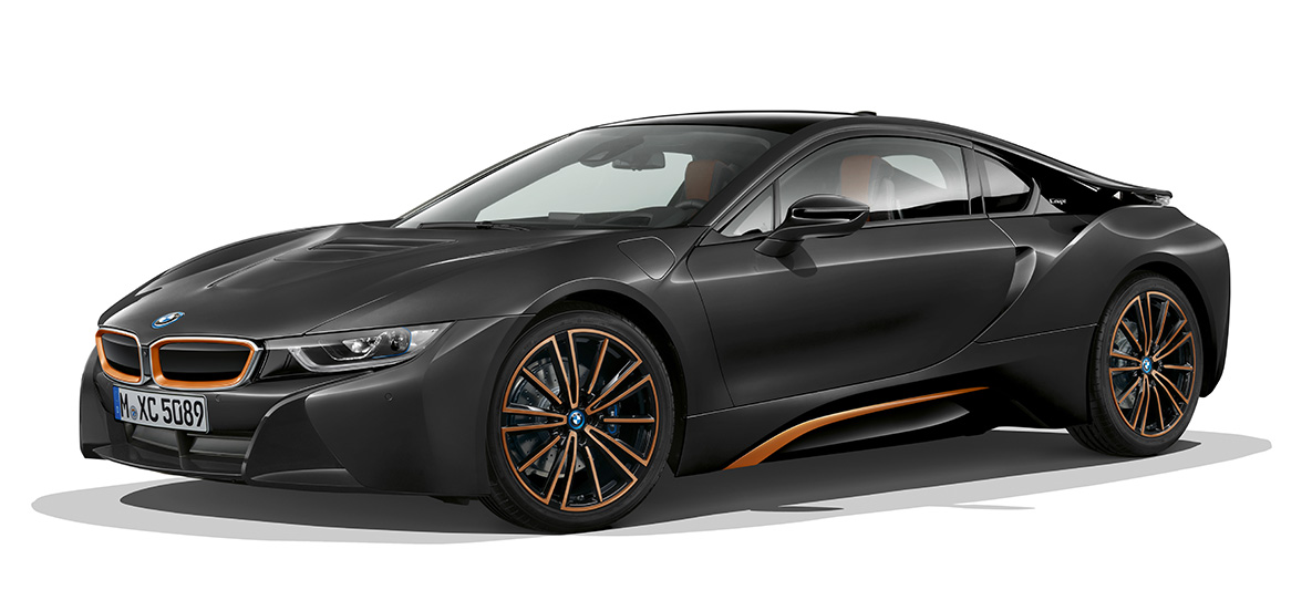 BMW i8 Купе Ultimate Sophisto Edition, три четвърти изглед отпред BMW i8 Купе Ultimate Sophisto Edition, Sophisto Grey, три четвърти изглед отпред