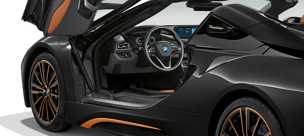 Крилати врати, BMW i8 Роудстър Ultimate Sophisto Edition Отворени крилати врати, BMW i8 Роудстър Ultimate Sophisto Edition, Sophisto Grey
