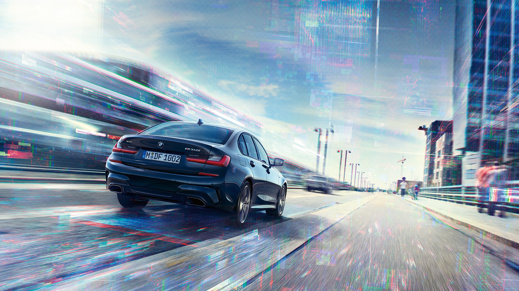 Изглед отзад BMW M340i xDrive Седан BMW M340i xDrive Седан G20 Sapphire Black metallic изглед отзад в движение