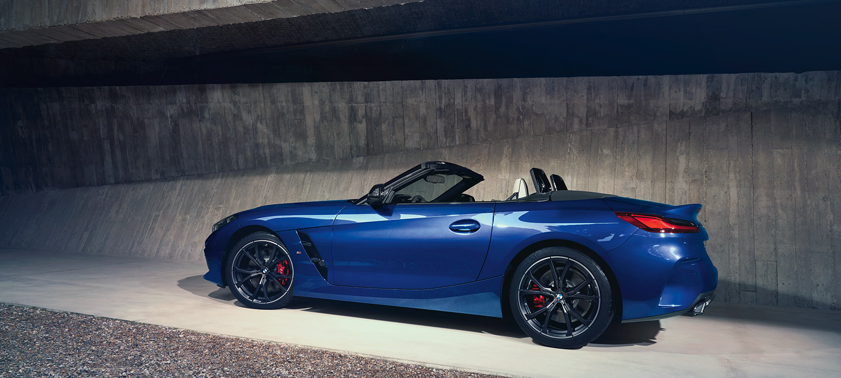 BMW Z4 M40i G29 2022 Portimao Blue технически данни