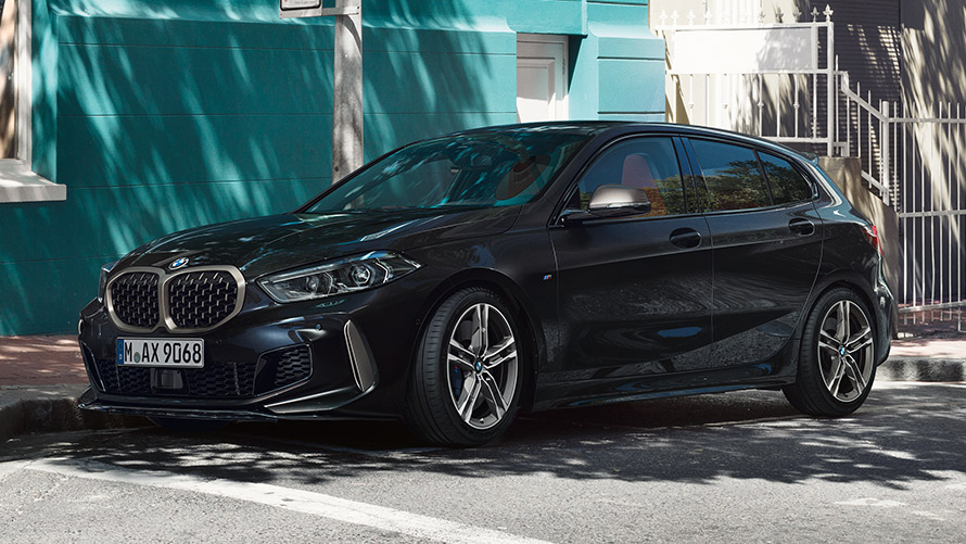BMW M135i xDrive (F40) Sapphire Black metallic технически данни BMW M135i xDrive (F40) Sapphire Black metallic технически данни