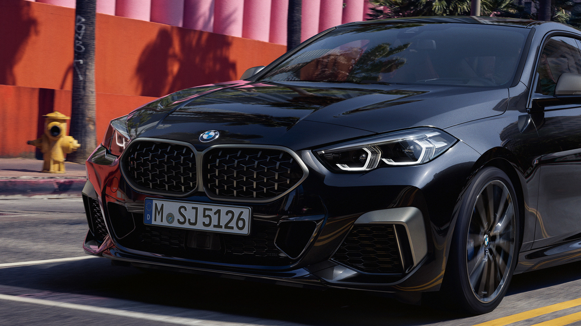Външен дизайн BMW M235i xDrive Гран Купе Външен дизайн BMW M235i xDrive Гран Купе 2020 Black Sapphire metallic F44 изглед отпред
