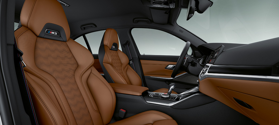 Интериорни лайстни от фино дърво BMW Individual BMW M3 Седан 2020 G80 интериор Интериорни лайстни от фино дърво BMW Individual Fineline Black със сребрист ефект с отворени пори BMW M3 Седан 2020 G80 интериор