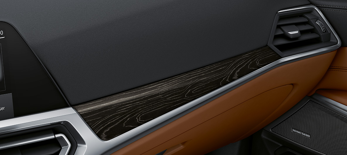 Интериорни лайстни от фино дърво BMW M3 Седан G80 2020 интериор Интериорни лайстни от фино дърво BMW Individual 'Fineline' Black сребрист ефект с отворени пори BMW M3 Седан G80 2020 интериор