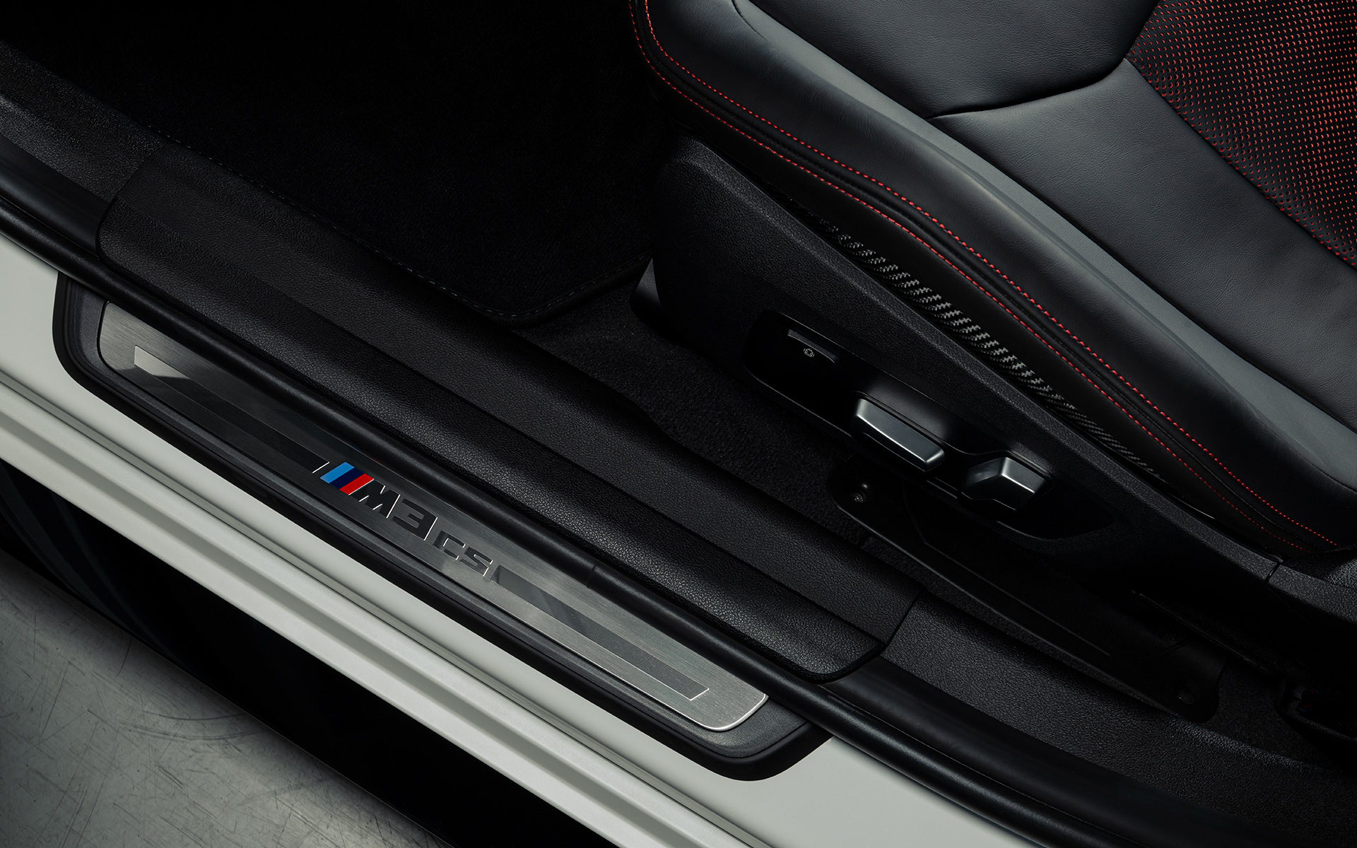 Специфични за CS лайстни на праговете BMW M3 CS G80 BMW M3 CS G80 Специфични за CS лайстни на праговете